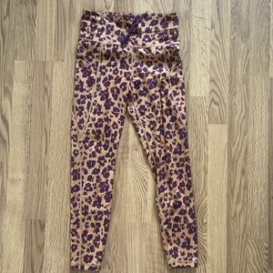 GAP leopard leggings. Size S.